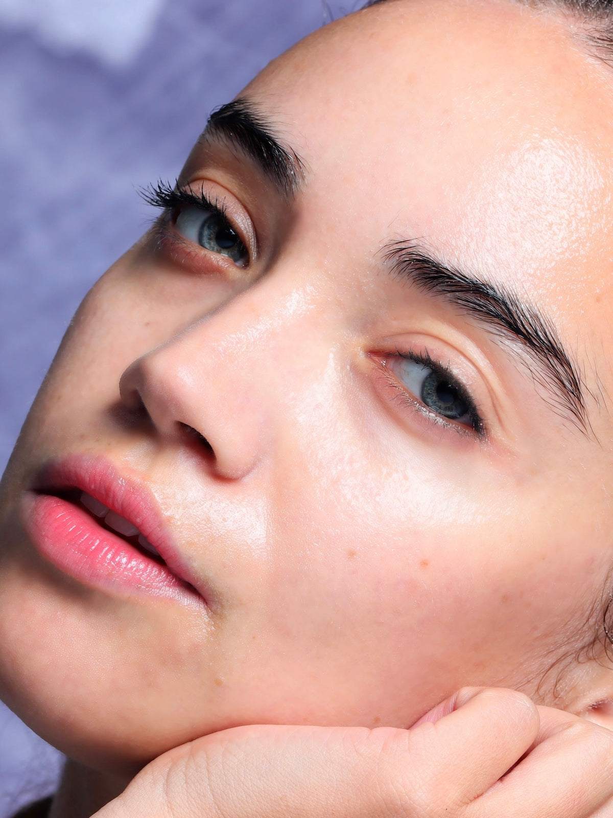 Animated detoxifying & exfoliating facial mask