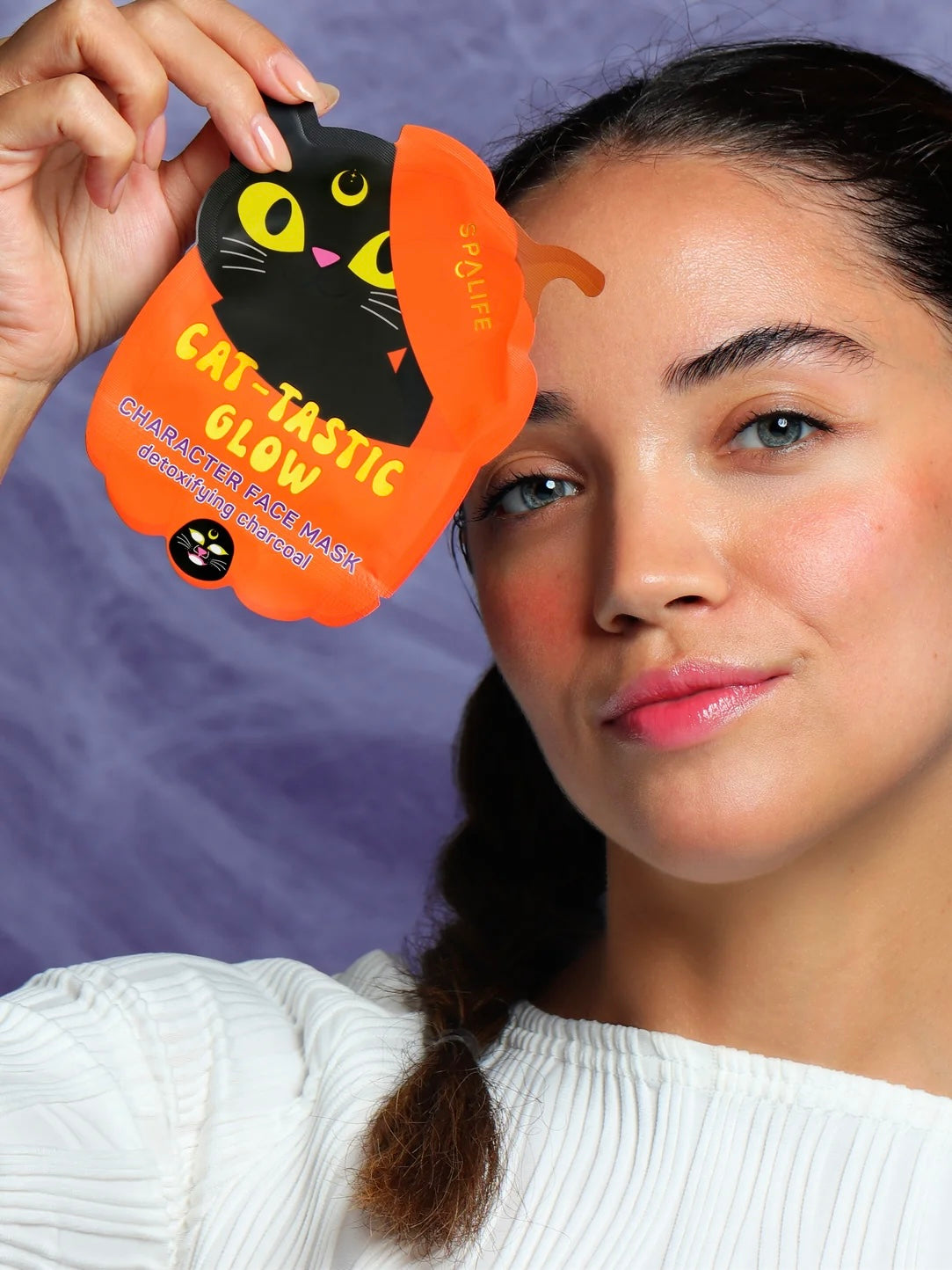 Animated detoxifying & exfoliating facial mask